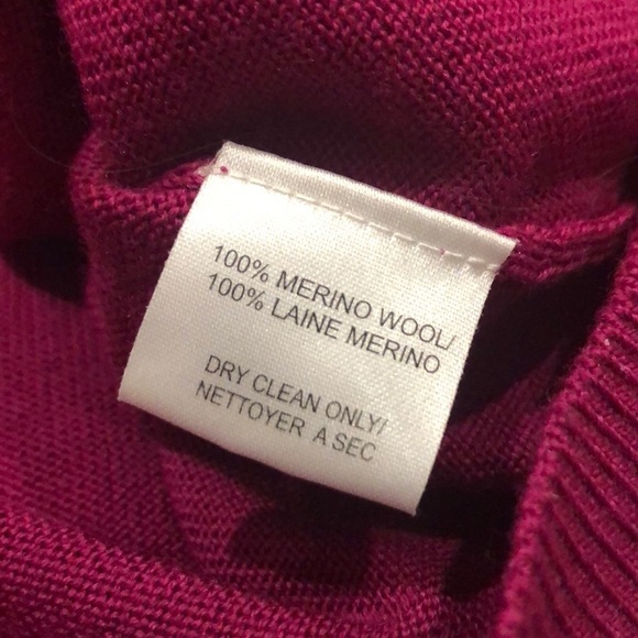 Trina TURK 100% Merino Wool Twist V-Neck Sweater - Picture 5 of 13